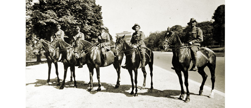 456 Pte Reginald Wilson KEH (2nd Left) with Australians-Paris Leave