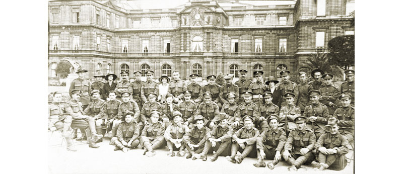 456 Pte Reginald Wilson KEH (Australia) back row left of the Tam O' Shanter - Paris Leave